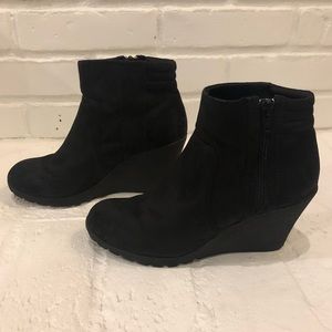 Verona Wedge Bootie - Black faux suede - size 8